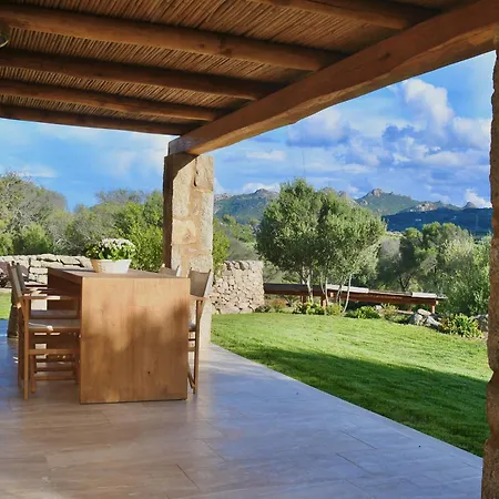 Petra D'arana Villa