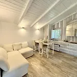 Petra D'arana Villa *