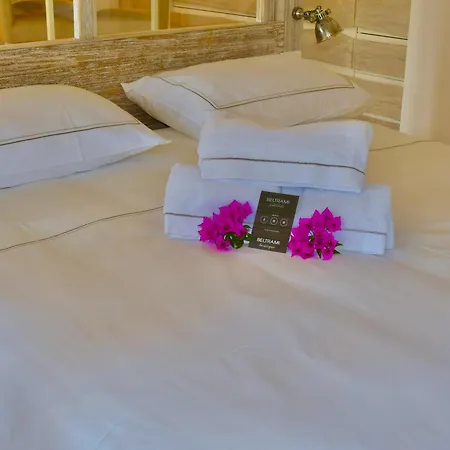 Petra D'arana Villa Palau