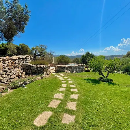 Petra D'arana Villa